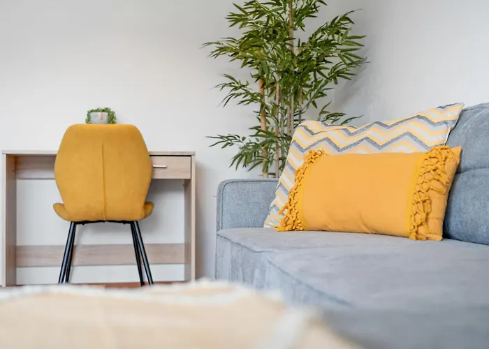 Madalenas Retreat - Free Parking In *