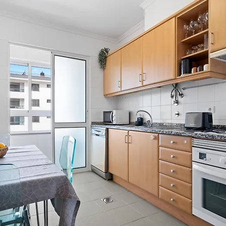 Madalenas Retreat - Free Parking In