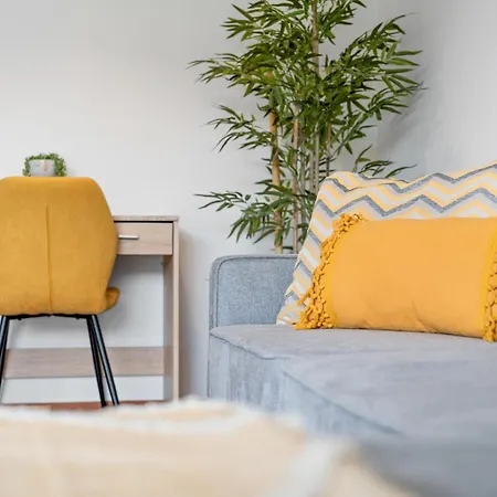 Madalenas Retreat - Free Parking In *