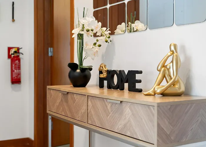 Madalenas Retreat - Free Parking In *