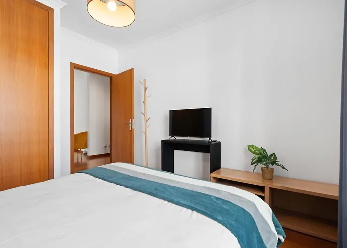 Madalenas Retreat - Free Parking In