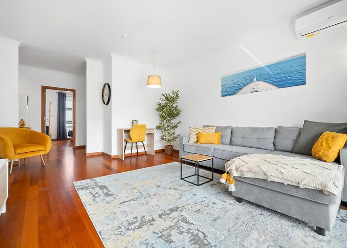 Madalenas Retreat - Free Parking In Apartmán